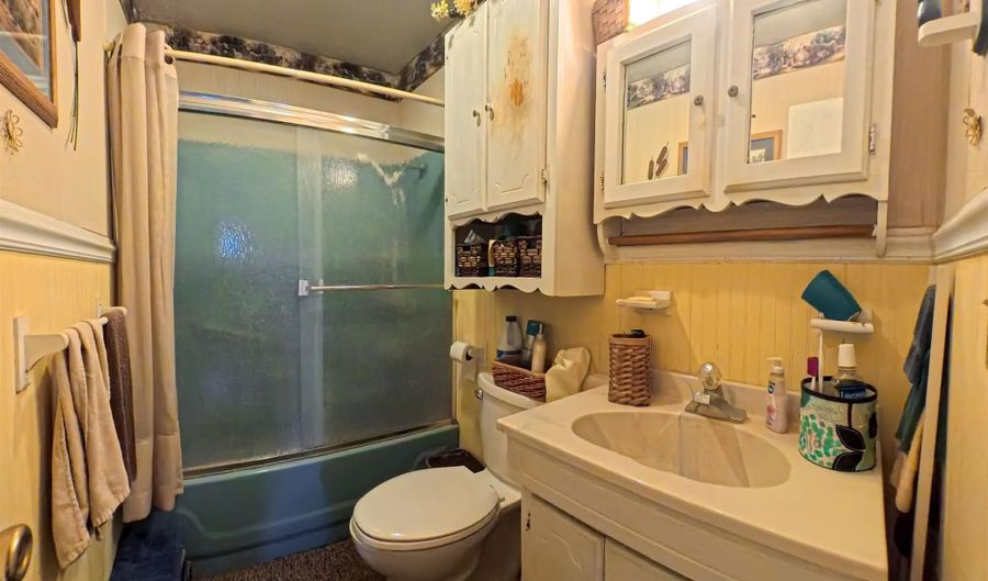 915 North St, Attica, IN 47918 - 3 Beds, 1 Bath
