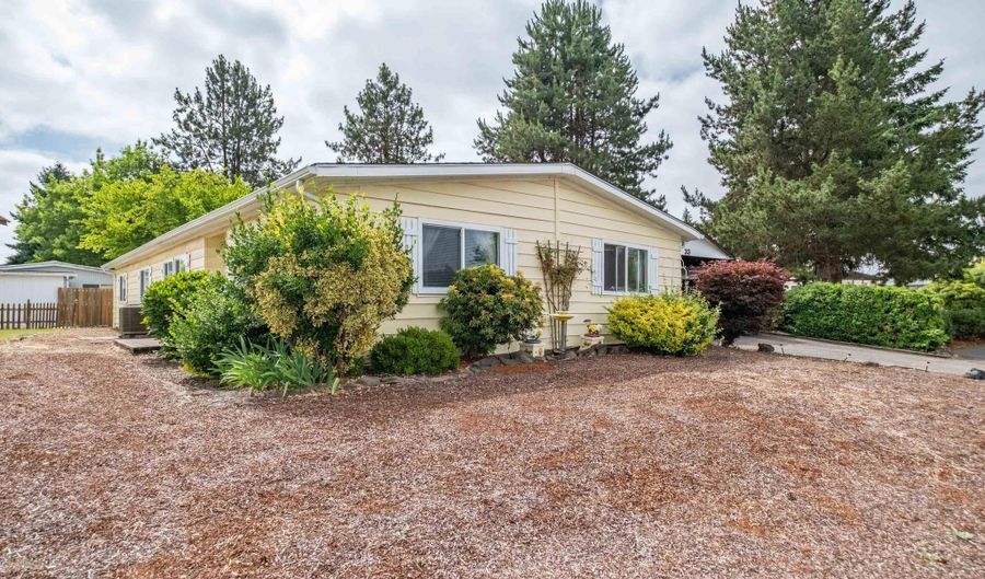 3800 Mountain View Dr SE 33, Albany, OR 97322 - 3 Beds, 2 Bath