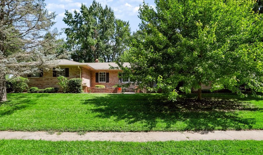 930 Mellowood Dr, Indianapolis, IN 46217 - 3 Beds, 3 Bath