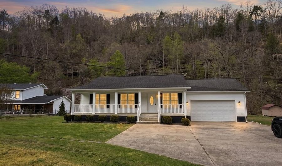 516 Middle Fork Rd, Asher, KY 40803 - 3 Beds, 2 Bath