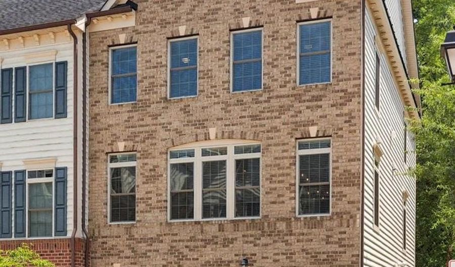 213 TREYBURN Way, Arnold, MD 21012 - 3 Beds, 4 Bath