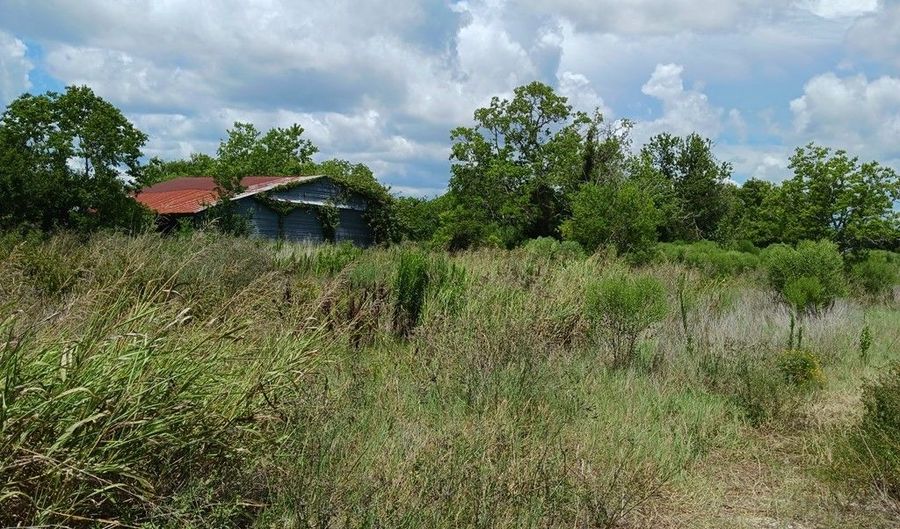 15 79 AC C/R 220, Angleton, TX 77515 - 0 Beds, 0 Bath