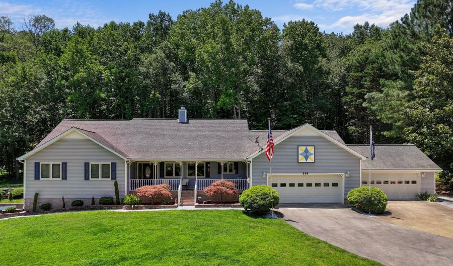 239 Back Nine Dr, Baneberry, TN 37890 - 3 Beds, 4 Bath
