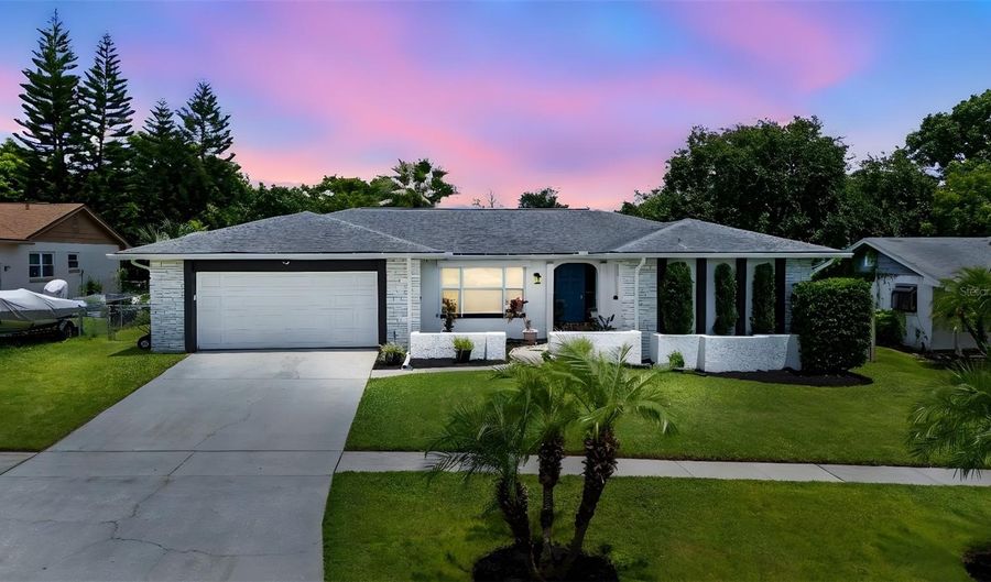 605 SPRING OAKS Blvd, Altamonte Springs, FL 32714 - 4 Beds, 2 Bath