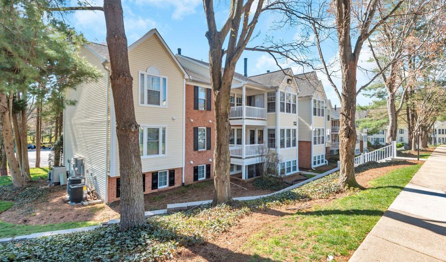826 SOUTHERN HILLS Dr J-10F, Arnold, MD 21012 - 2 Beds, 2 Bath