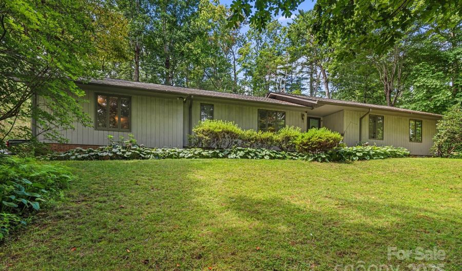 6 Brook Forest Dr, Arden, NC 28704 - 3 Beds, 4 Bath