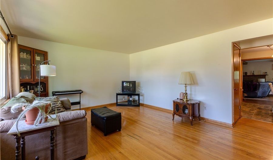 258 S Navarre Ave, Austintown, OH 44515 - 3 Beds, 2 Bath