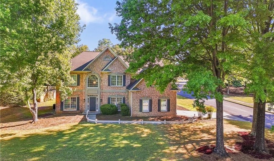 12350 Clairmonte Ave, Alpharetta, GA 30009 - 4 Beds, 3 Bath