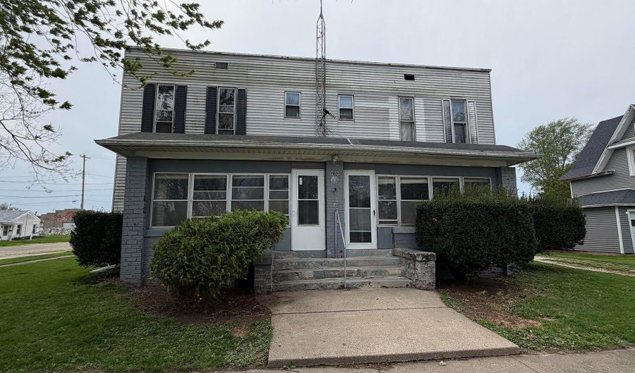 200 N Jefferson St, Abingdon, IL 61410 - 15 Beds, 15 Bath