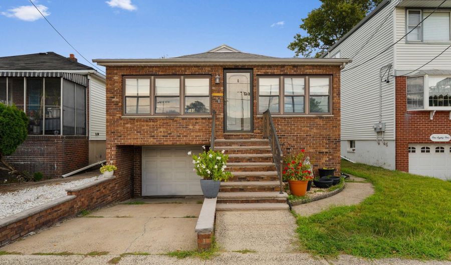 183 W 1ST St, Bayonne, NJ 07002 - 3 Beds, 2 Bath