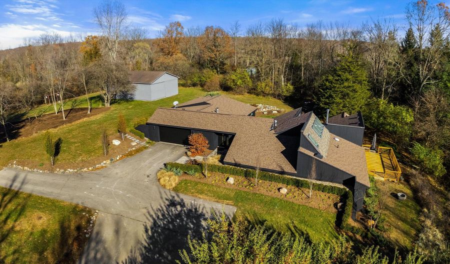 3936 Holden Dr, Ann Arbor, MI 48103 - 5 Beds, 3 Bath