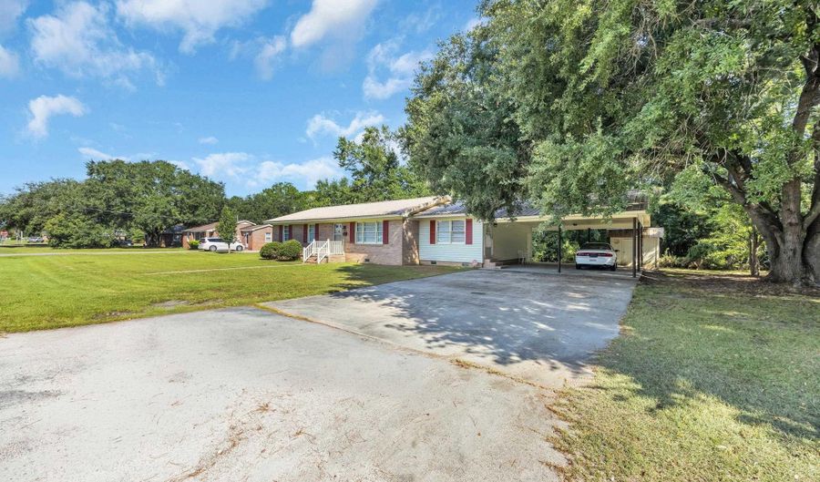 40 W Balsam St, Andrews, SC 29510 - 3 Beds, 2 Bath