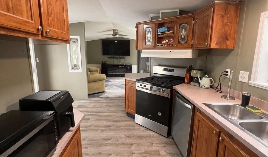 175 Roberts Rd, Barrington, NH 03825 - 2 Beds, 2 Bath