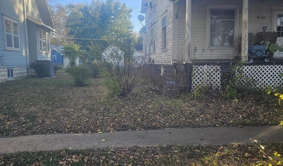 413 Vine St, Albert City, IA 50510 - 5 Beds, 2 Bath