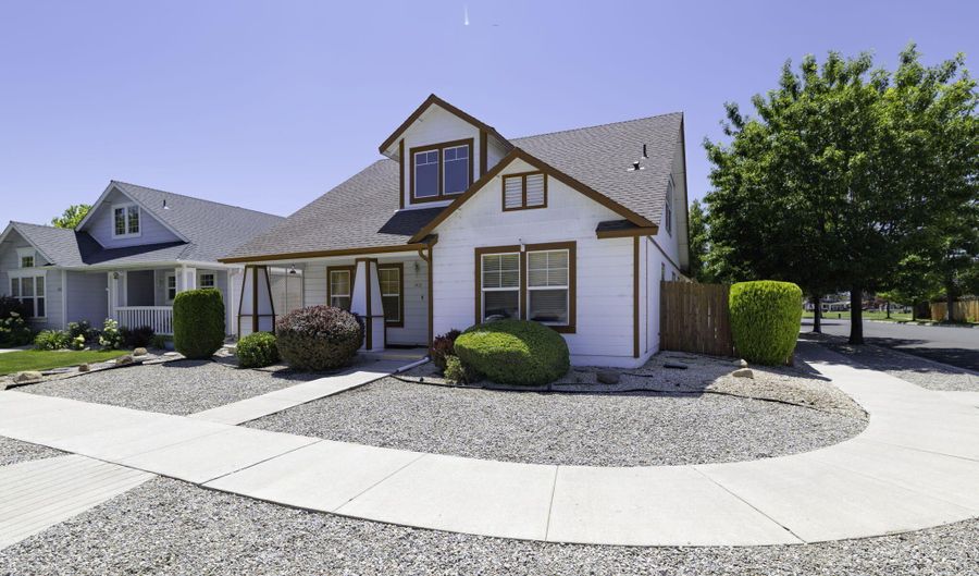1419 Honey Locust, Gardnerville, NV 89410 - 3 Beds, 4 Bath
