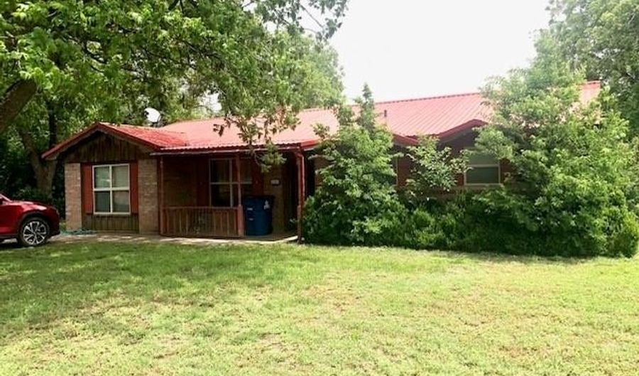 141 Gregg St, Albany, TX 76430 - 3 Beds, 2 Bath