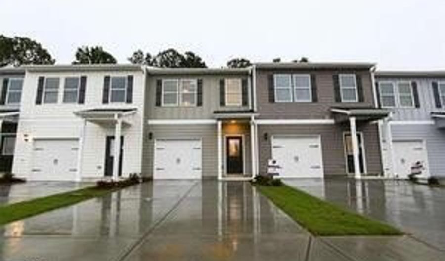 150 Village Grn 26, Adairsville, GA 30103 - 3 Beds, 3 Bath