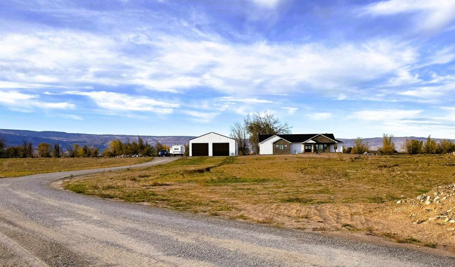 8585 Ellen's Way, Austin, CO 81410 - 3 Beds, 2 Bath