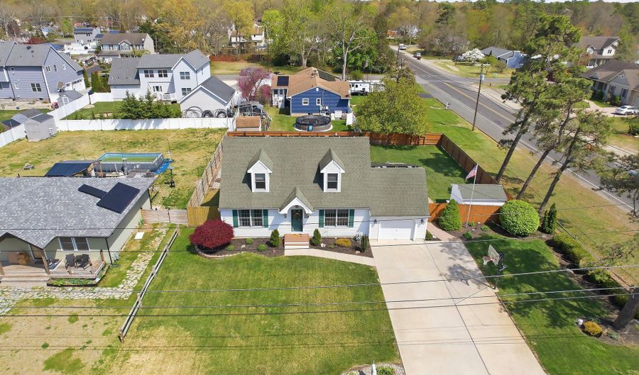 399 Trenton Ave N, Bayville, NJ 08721 - 4 Beds, 3 Bath