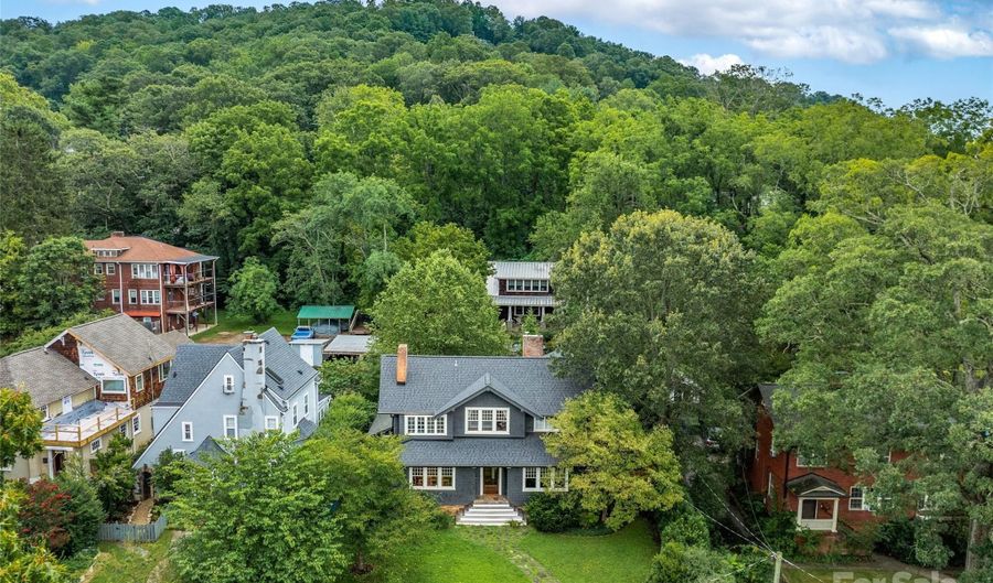 125 Furman Ave, Asheville, NC 28801 - 3 Beds, 3 Bath