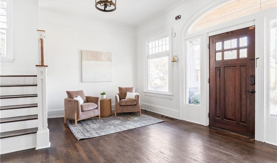 679 Lawton St SW, Atlanta, GA 30310 - 5 Beds, 4 Bath