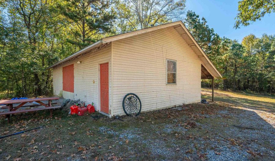 4981 HWY 8 W, Arkadelphia, AR 71923 - 4 Beds, 3 Bath