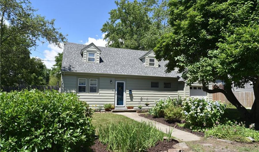 9 Mistuxet Ave, Stonington, CT 06355 - 2 Beds, 2 Bath