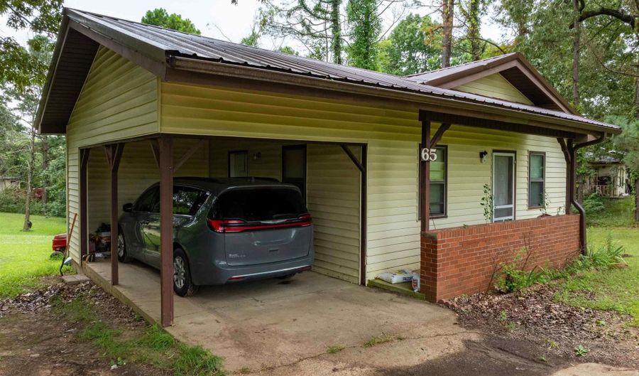 65 Oak St, Ash Flat, AR 72513 - 2 Beds, 2 Bath