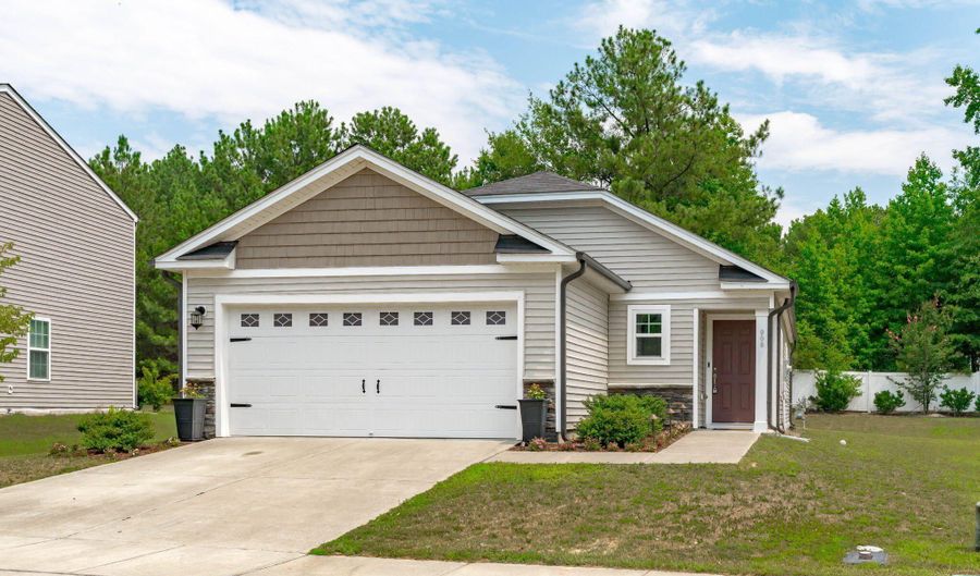 908 Bellewood Gardens Dr, Angier, NC 27501 - 3 Beds, 2 Bath