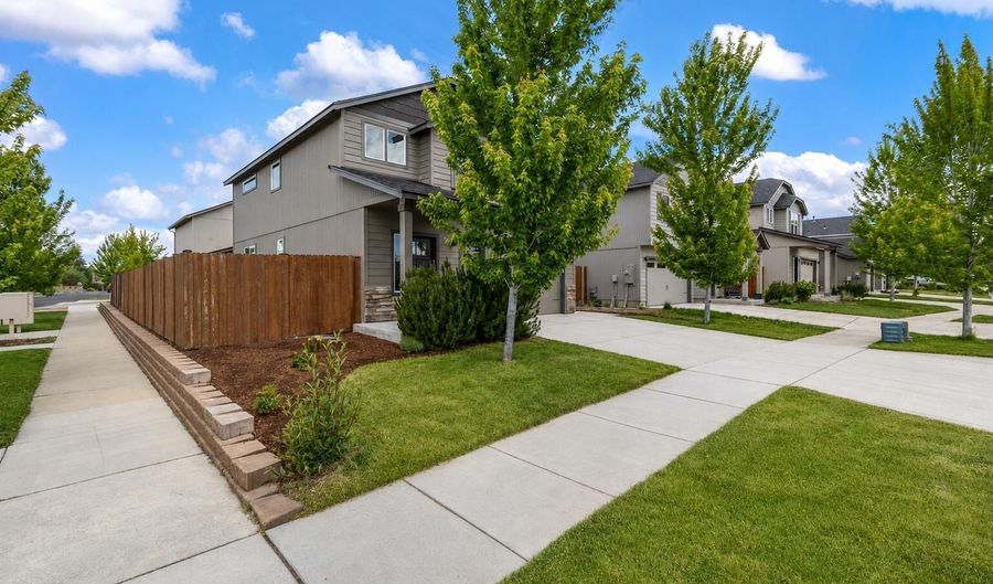 21154 Darnel Ave, Bend, OR 97702 - 3 Beds, 3 Bath