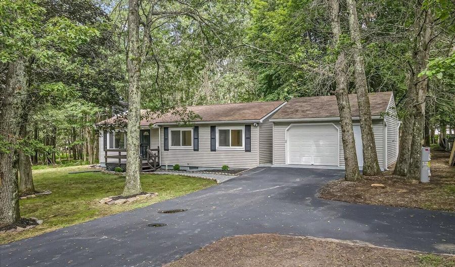 13 Poplar Dr, Albrightsville, PA 18210 - 3 Beds, 2 Bath