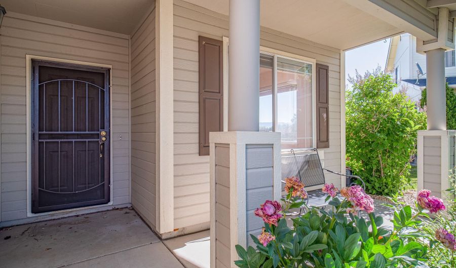 1372 Petar Ln, Gardnerville, NV 89410 - 4 Beds, 3 Bath