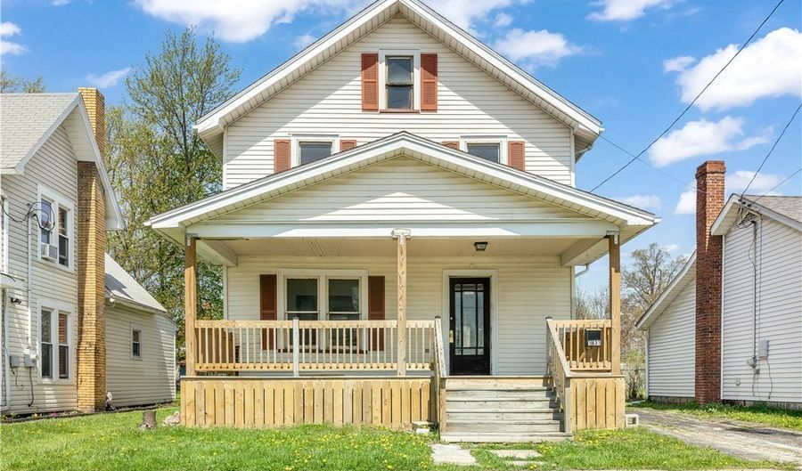 1631 W 8th St, Ashtabula, OH 44004 - 3 Beds, 2 Bath