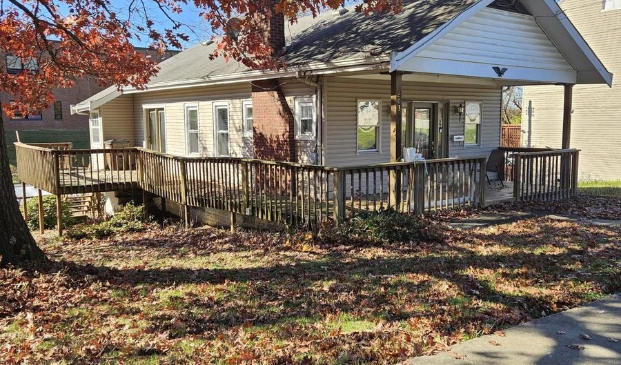 203 Washington St, Alexandria, KY 41001 - 2 Beds, 2 Bath