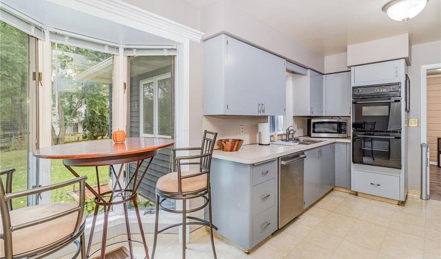 618 Tyler St, Anoka, MN 55303 - 3 Beds, 1 Bath