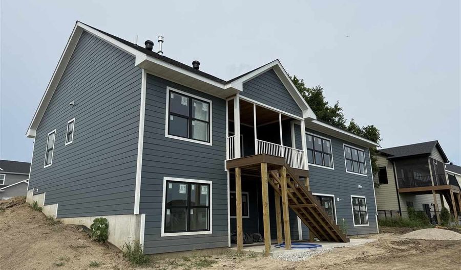 1275 Osage Ln, North Liberty, IA 52317 - 5 Beds, 4 Bath