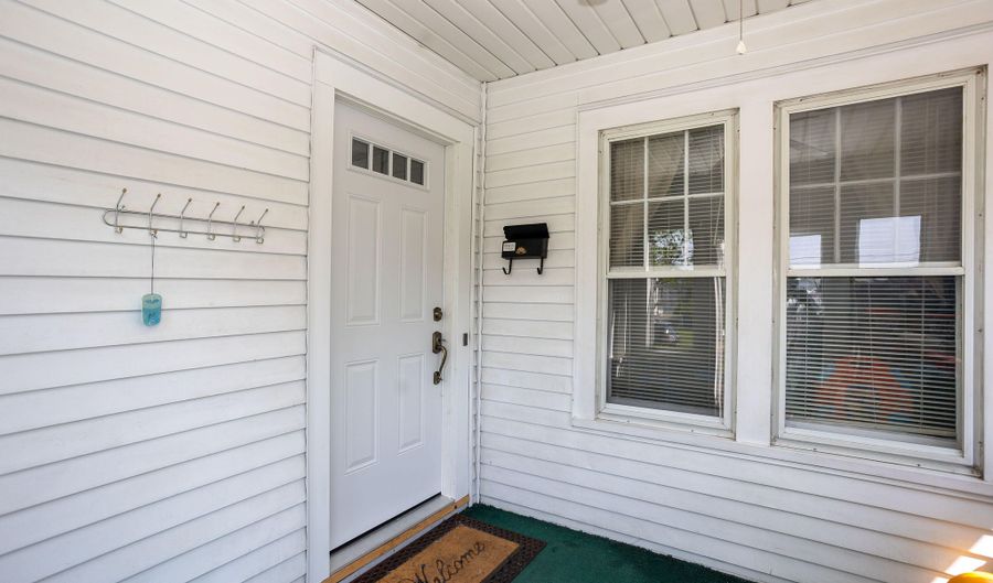 43 Holmes Ct, Albany, NY 12209 - 2 Beds, 1 Bath