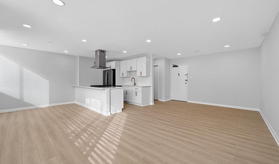 4390 LORCOM Ln 410, Arlington, VA 22207 - 2 Beds, 2 Bath