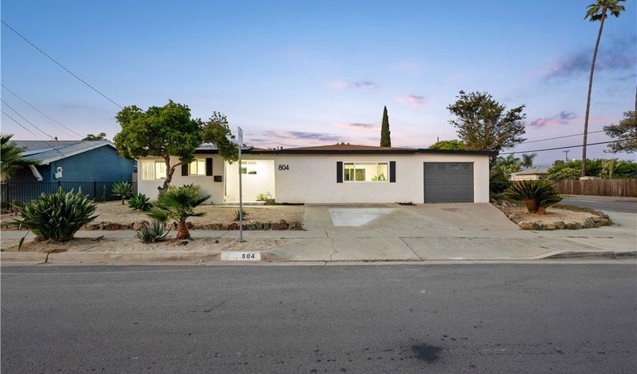 804 Daisy St, Escondido, CA 92027 - 3 Beds, 2 Bath
