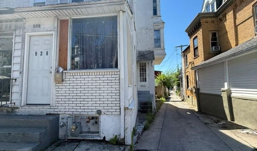 528 W TILGHMAN St, Allentown, PA 18102 - 5 Beds, 2 Bath