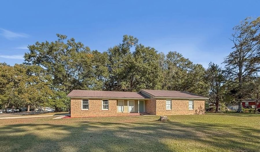 138 Vann Dr, Ashford, AL 36312 - 3 Beds, 2 Bath
