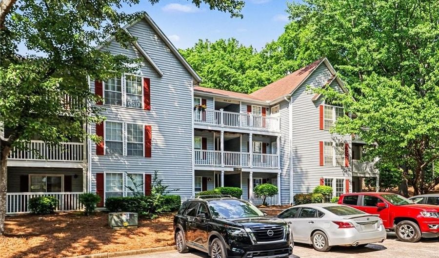 239 Cobblestone Trl, Avondale Estates, GA 30002 - 2 Beds, 2 Bath