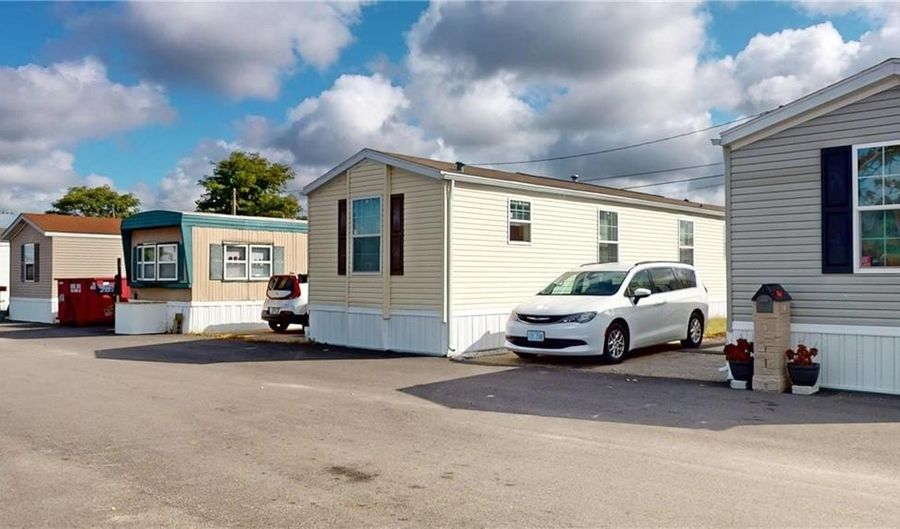 60 West Dr, East Providence, RI 02916 - 2 Beds, 1 Bath