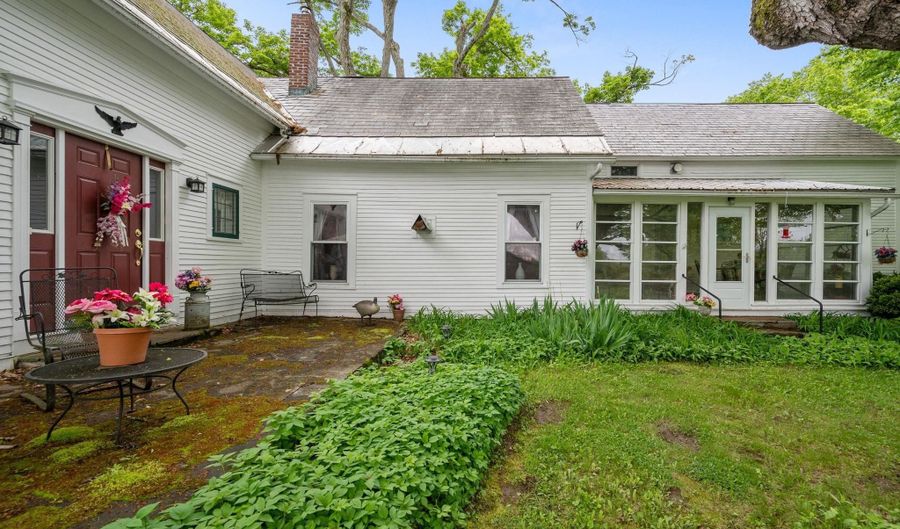 776 Arnold District Rd, Brandon, VT 05733 - 4 Beds, 2 Bath