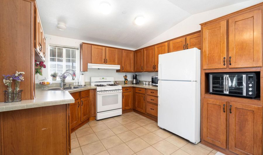 23744 OLD RANCH Rd, Alpine, CA 91901 - 2 Beds, 1 Bath