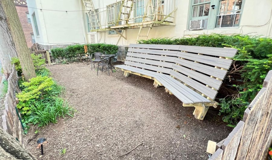 102 W 39TH St 1B, Baltimore, MD 21210 - 2 Beds, 2 Bath