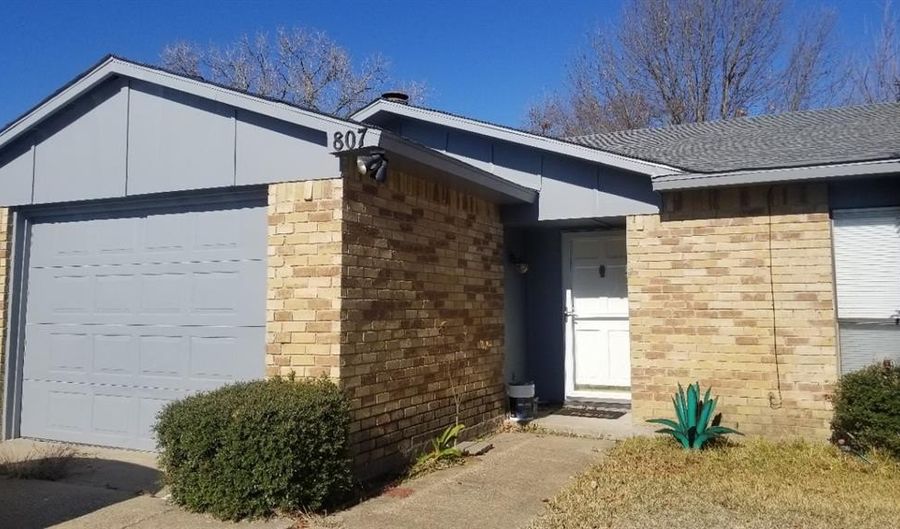 807 Rolling Ridge Dr, Allen, TX 75002 - 3 Beds, 2 Bath