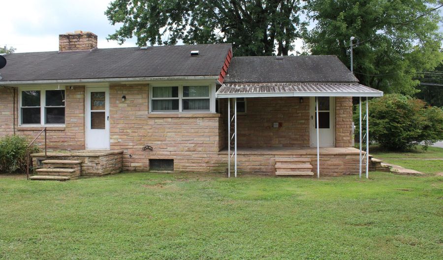 256 E Maple Ave, Alderson, WV 24910 - 3 Beds, 2 Bath