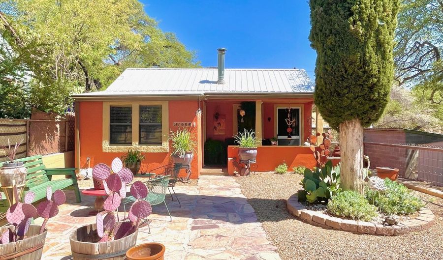1608 W WEST Blvd, Bisbee, AZ 85603 - 2 Beds, 2 Bath