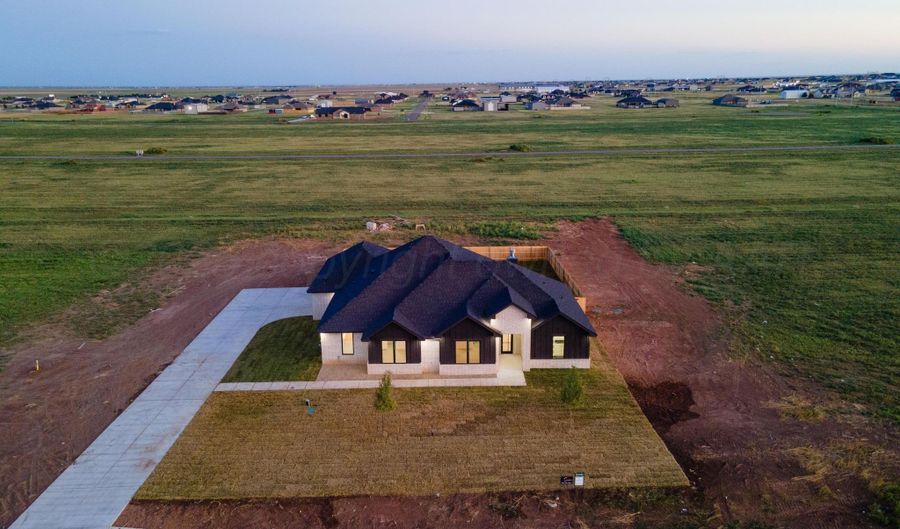 17451 OAKLEY Trl, Amarillo, TX 79124 - 4 Beds, 3 Bath